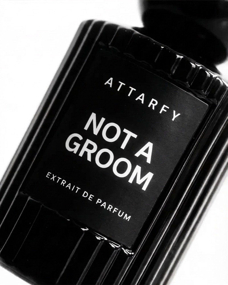 NOT A GROOM Glass & Cap Detail